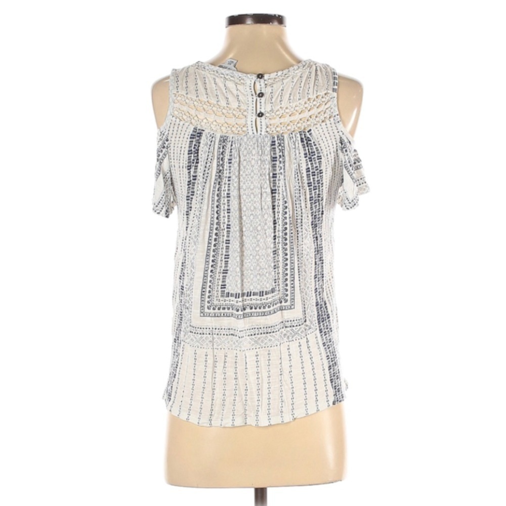 Lucky Brand Cold Shoulder Top. Blu/Wht. Size Small - Picture 2 of 7